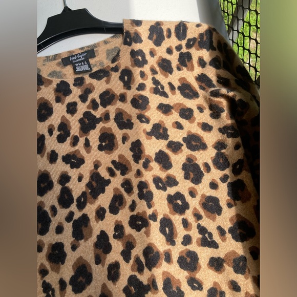 Lord & Taylor 100% Cashmere Leopard Print Sweater - Picture 3 of 16